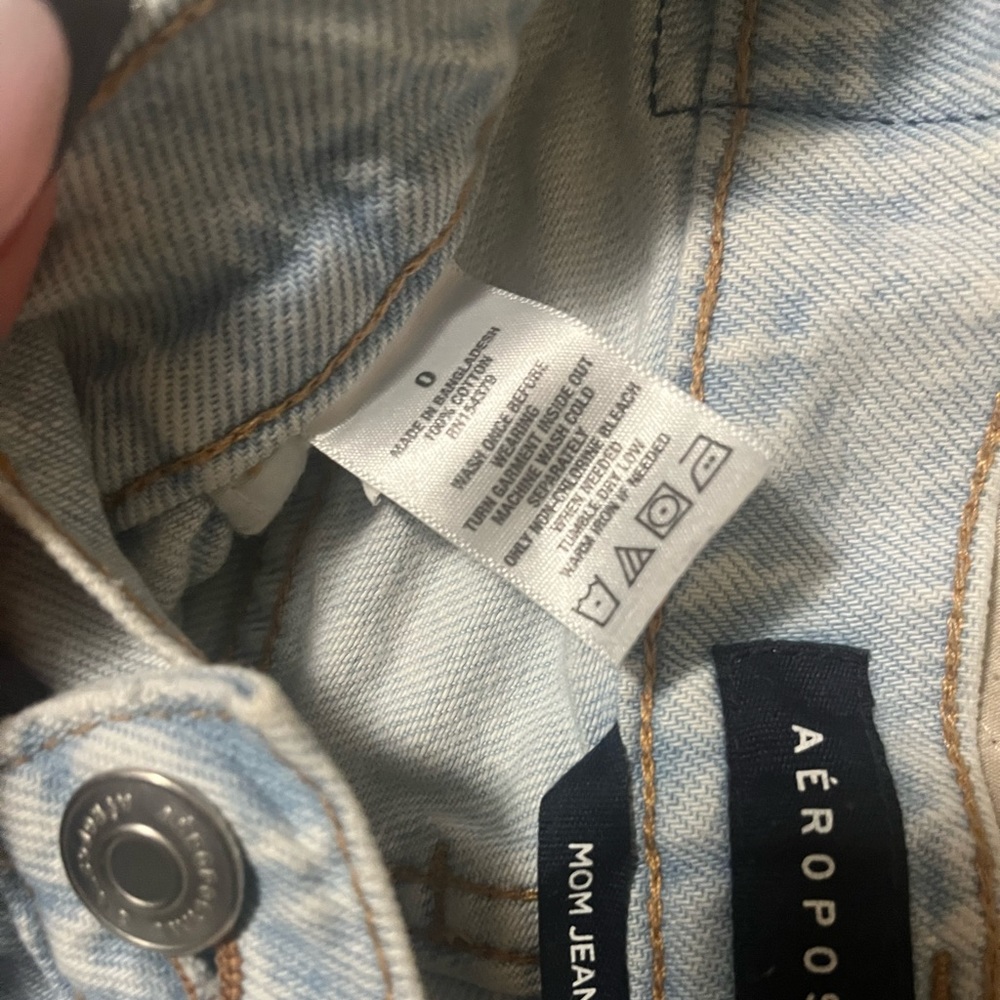Aèropostale mom jeans ! Size 0! Text me if you are interested! - Picture 3 of 4